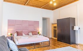 Spacious 3Br Shared Apt. Comfortable And Roomy